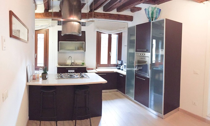 San Marco Apartment | Stylish 2 bedroom apartment near Rialto