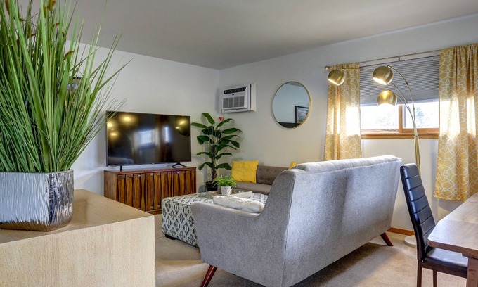Rapid City Apartment | Stylish Apartment walking distance from downtown