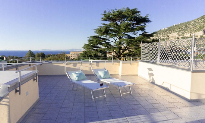Meta House | Summer Colors Rooms & Apartments - Marine Water
