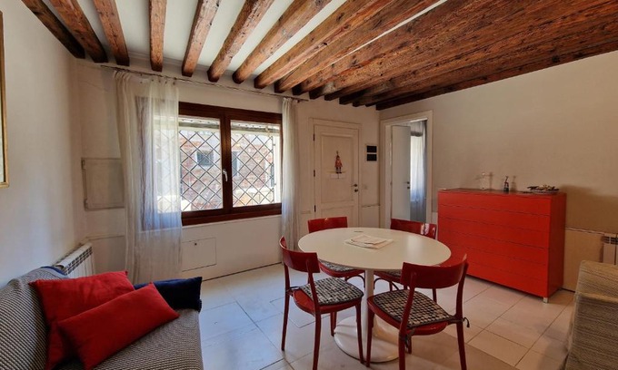 Castello Apartment | Veneziacentopercento Ca' Riello Apartment