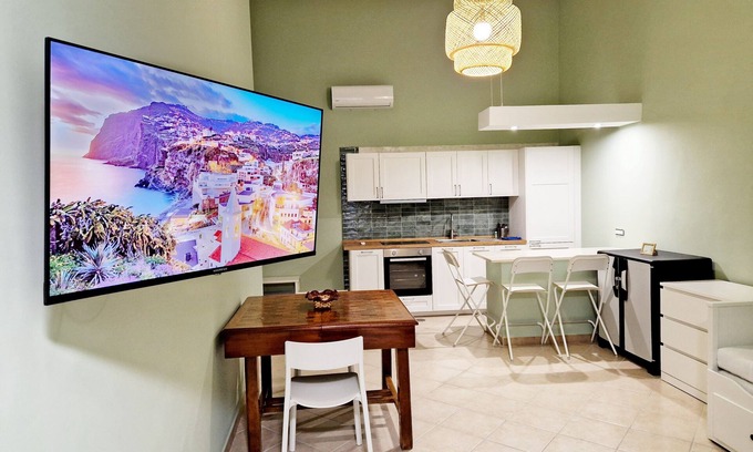 Castellammare di Stabia Apartment | Wide apartment fully renovated very close to the sea