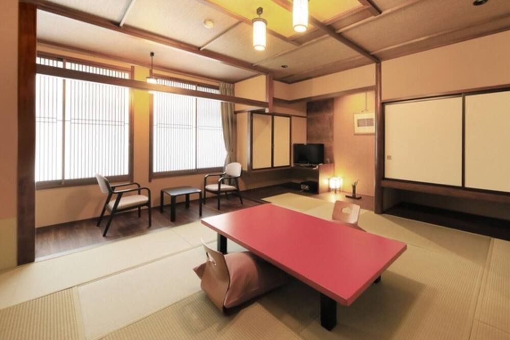 Kaminoyama House | Standard Shunsai Japanese Kaiseki Plan Renovate / Kaminoyama Yamagata