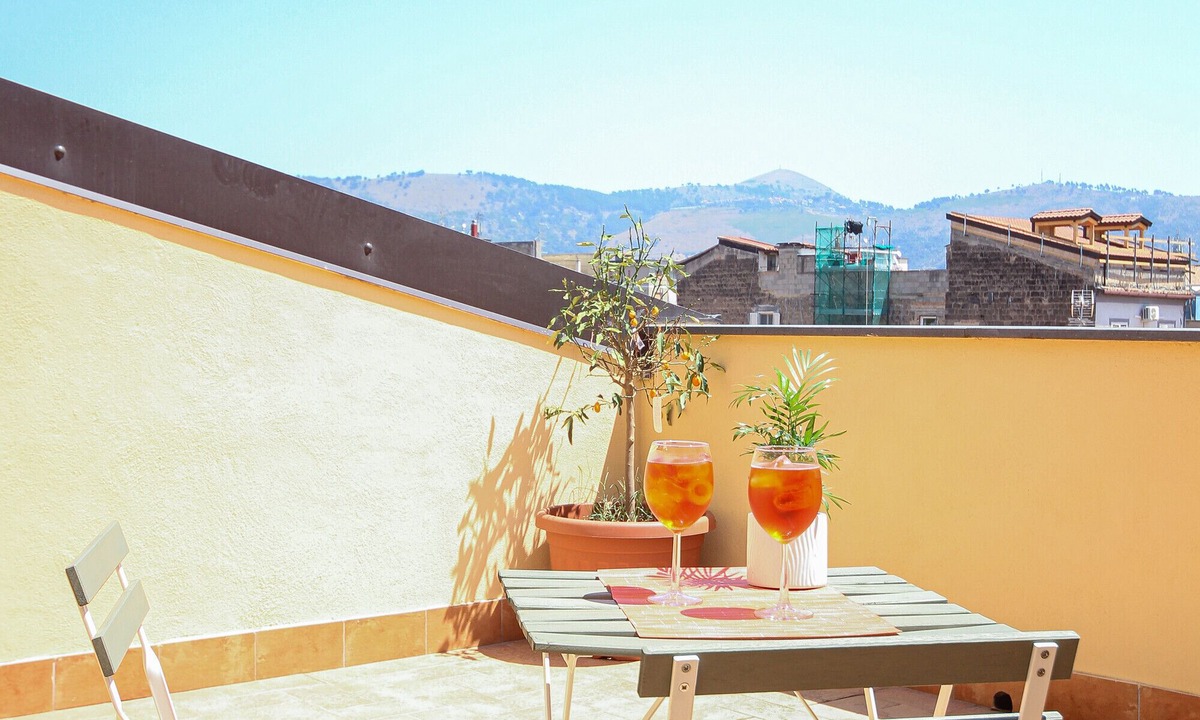 Centro Storico House | Holiday Home 'Appartamento Ferdinando' with Private Terrace, Wi-Fi and Air Conditioning