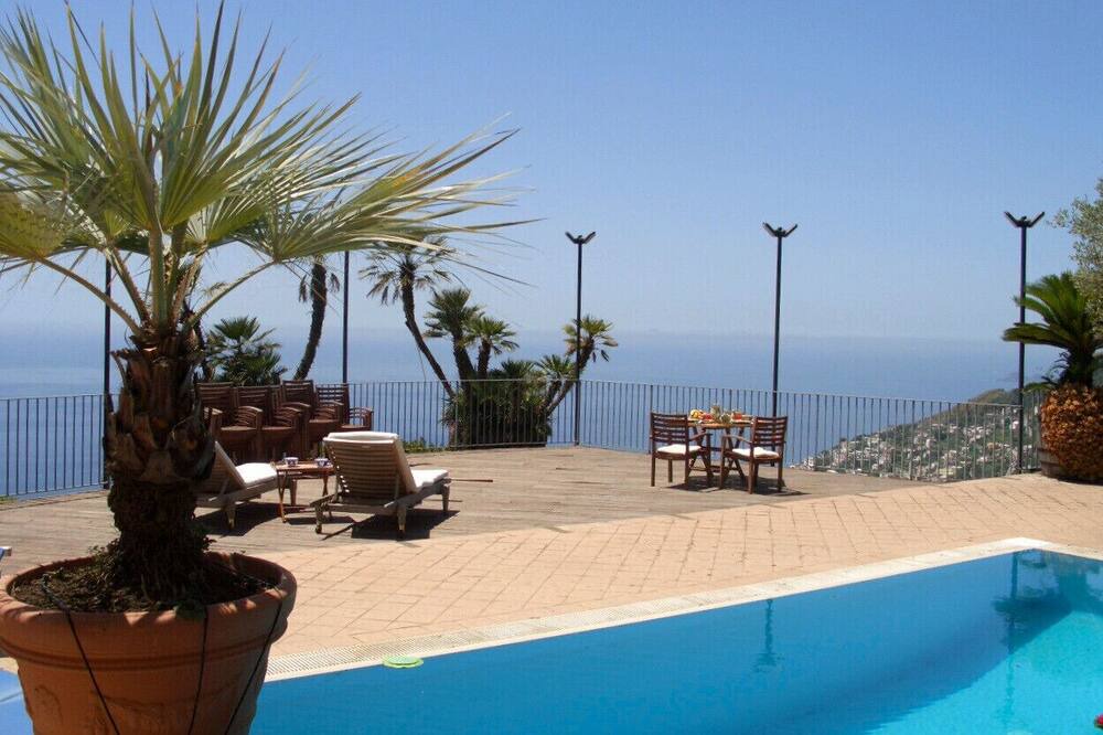 Furore Apartment | Casa Mera Tre - Three Bedroom Apartment, Sleeps 6
