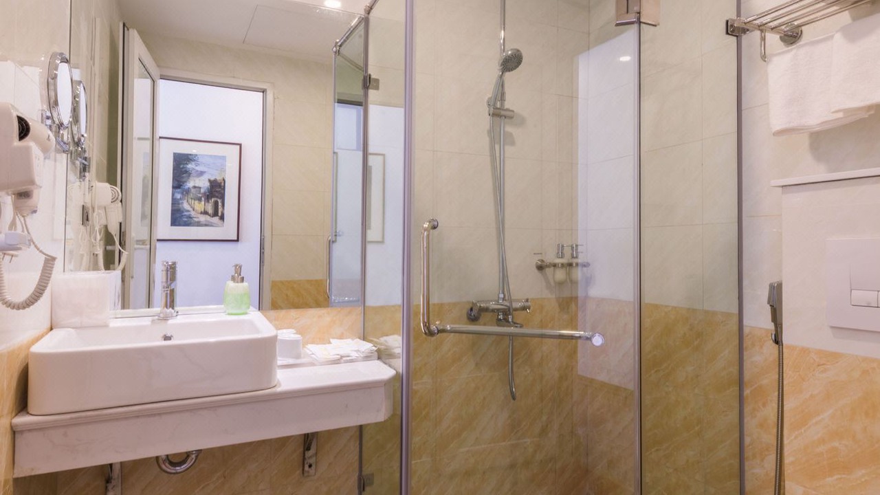 Photo of Bathroom in Old Quarter