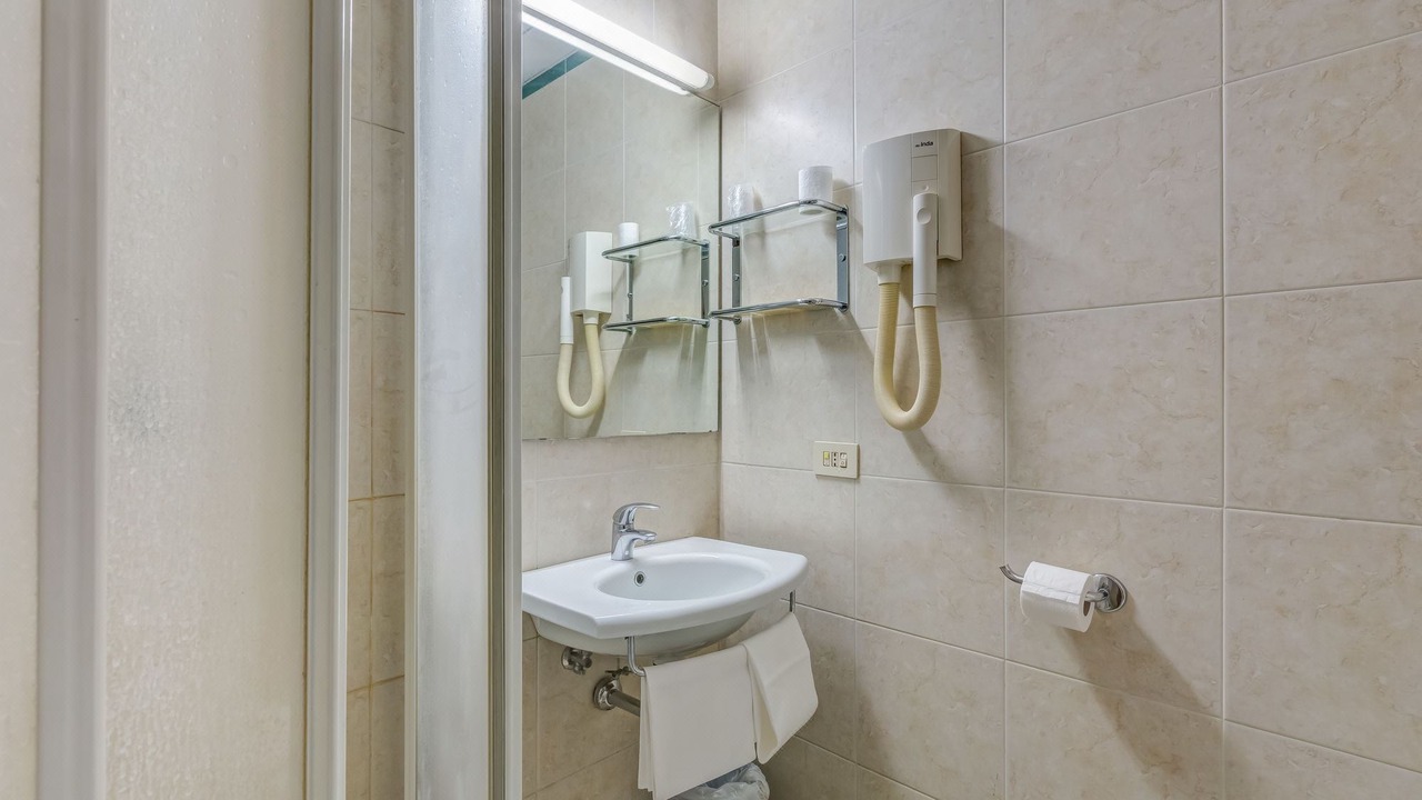 Photo of Bathroom in Zona XVIII Capannelle