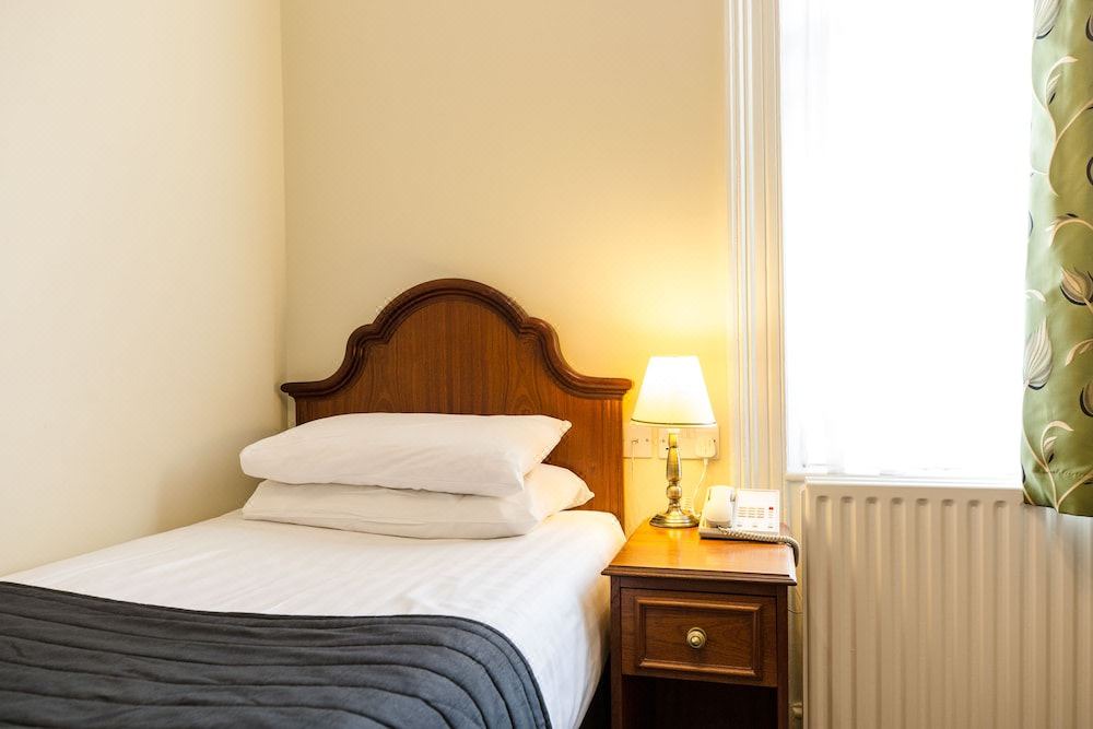 Photo of Bedroom in Lancaster Gate
