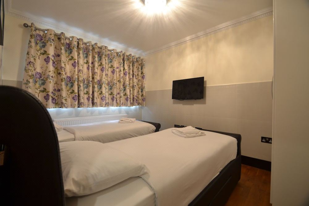 Photo of Bedroom in Lancaster Gate