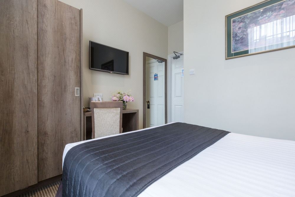 Photo of Bedroom in Lancaster Gate