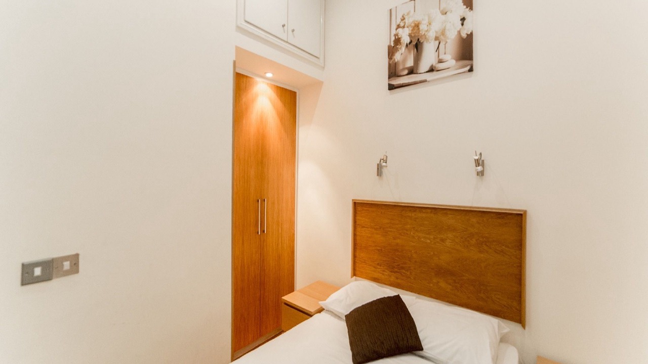 Photo of Bedroom in Lancaster Gate