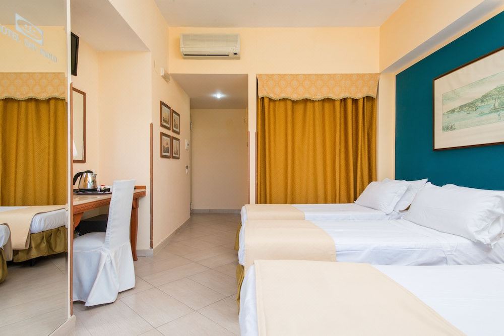 Photo of Bedroom in Fuorigrotta