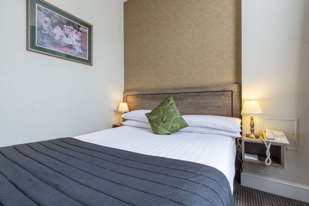 Photo of Bedroom in Lancaster Gate