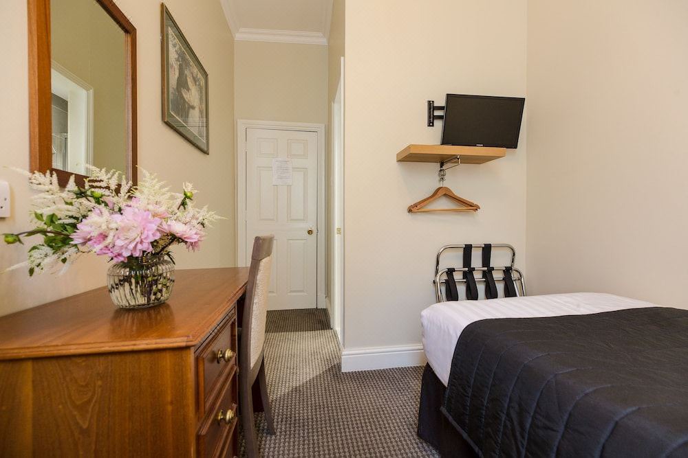 Photo of Bedroom in Lancaster Gate