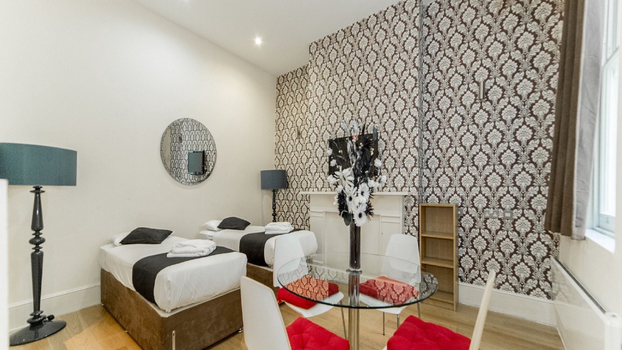 Photo of Livingroom in Lancaster Gate