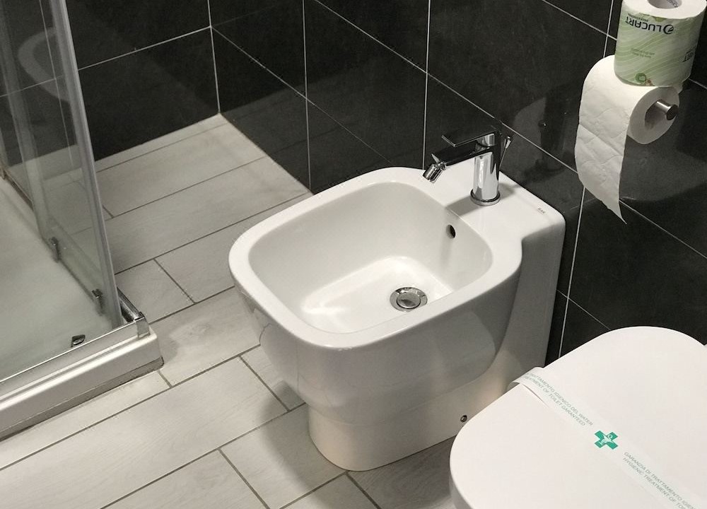 Photo of Bathroom in Naples City Centre