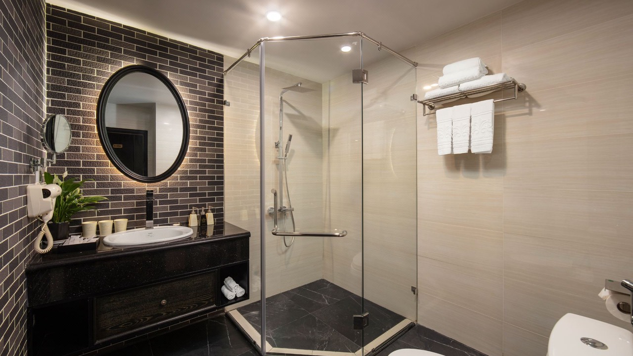 Photo of Bathroom in Old Quarter
