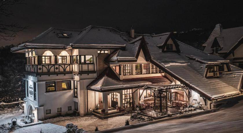 Photo of Buildings in Bran