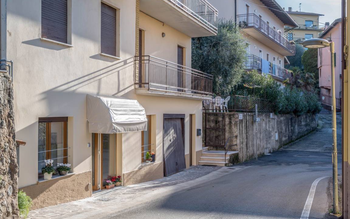 Photo of Others in Cassone