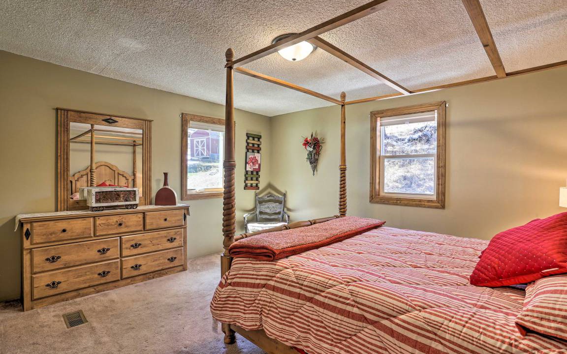 Photo of Bedroom in Hill City