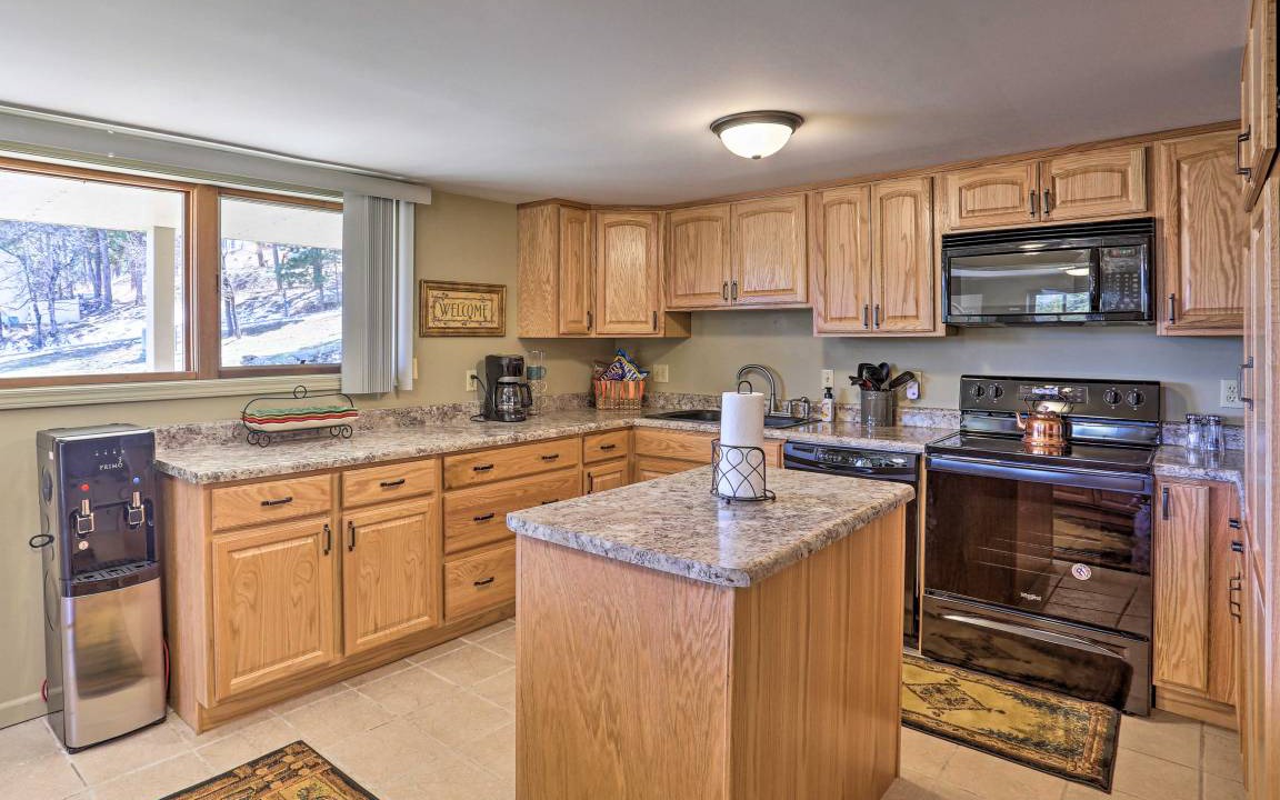 Photo of Kitchen in Hill City
