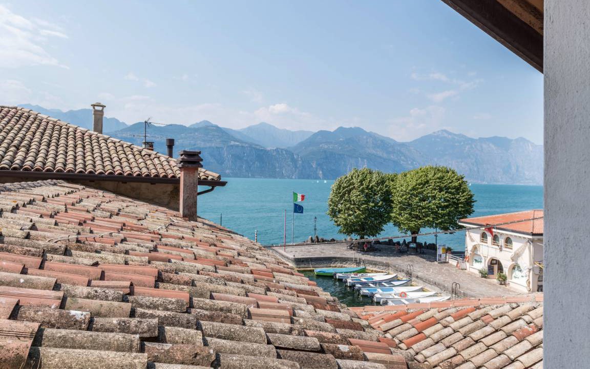 Photo of Others in Cassone