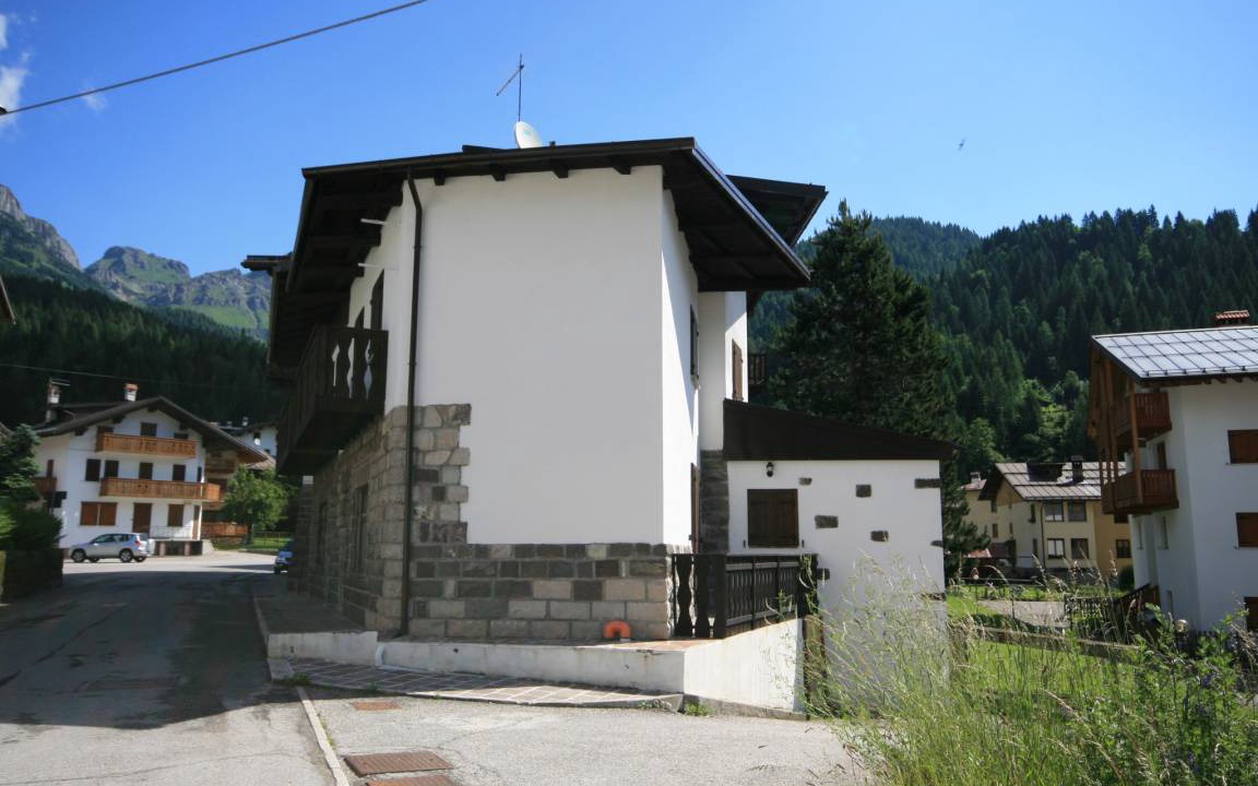 Photo of Buildings in Falcade