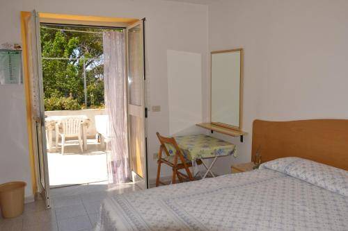 Photo of Bedroom in Forio