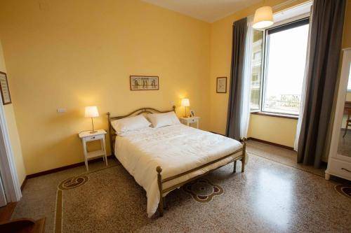 Photo of Bedroom in Mergellina