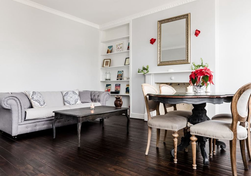 Photo of Livingroom in Golborne