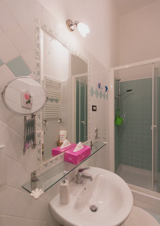 Photo of Bathroom in Esquilino