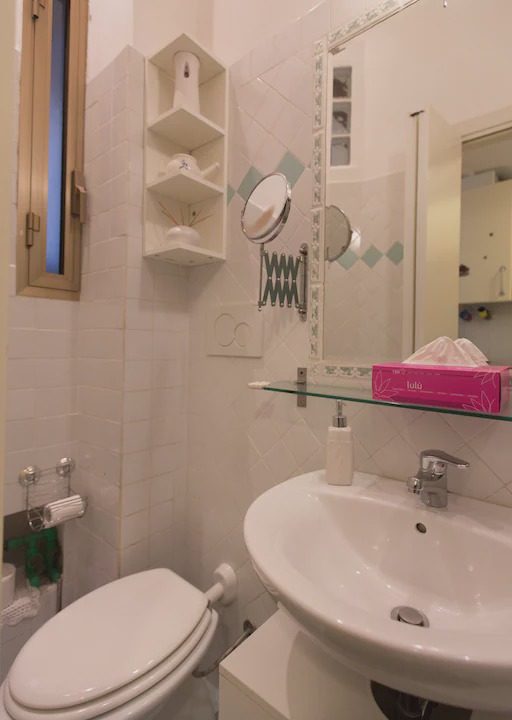 Photo of Bathroom in Esquilino