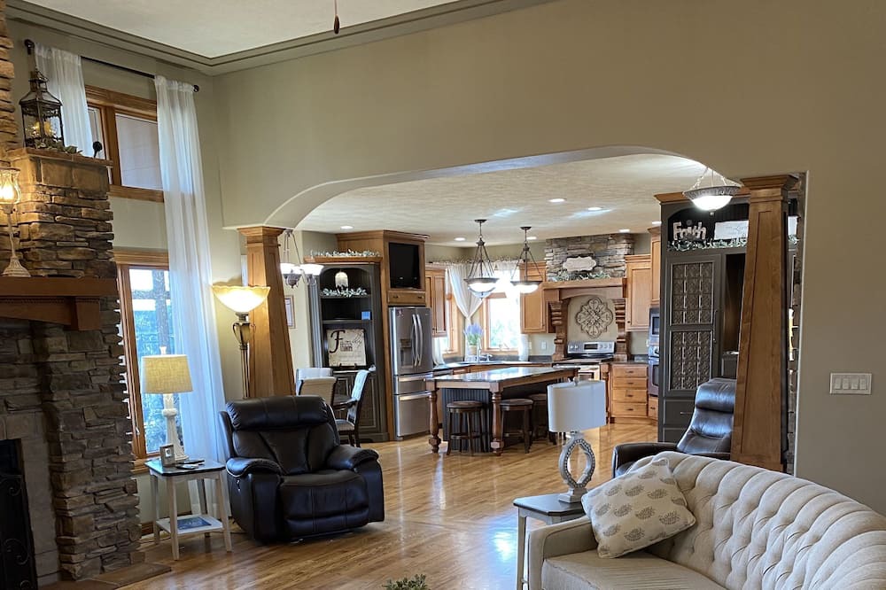 Photo of Livingroom in Watertown