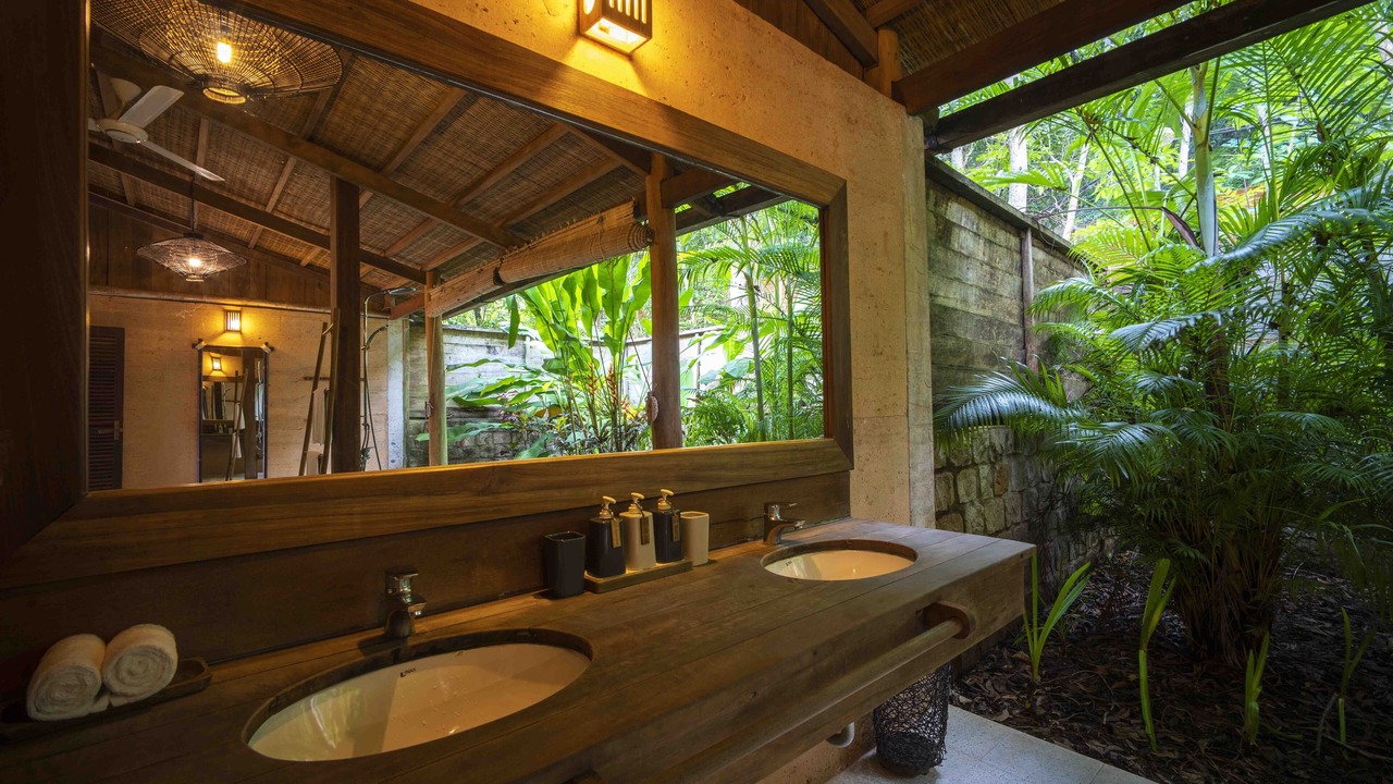 Photo of Bathroom in Ong Lang
