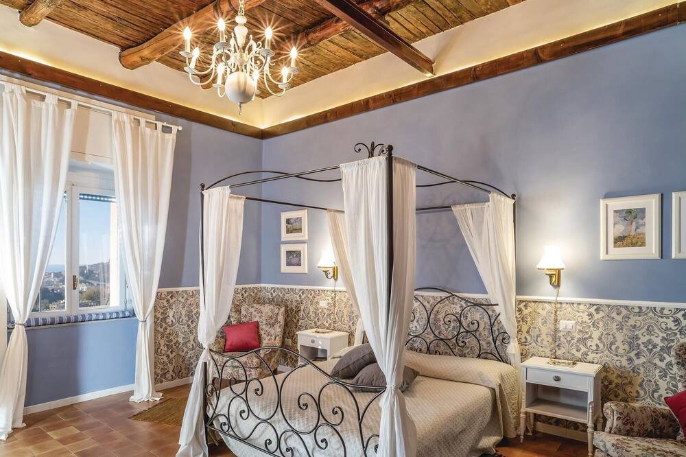 Photo of Bedroom in Salerno