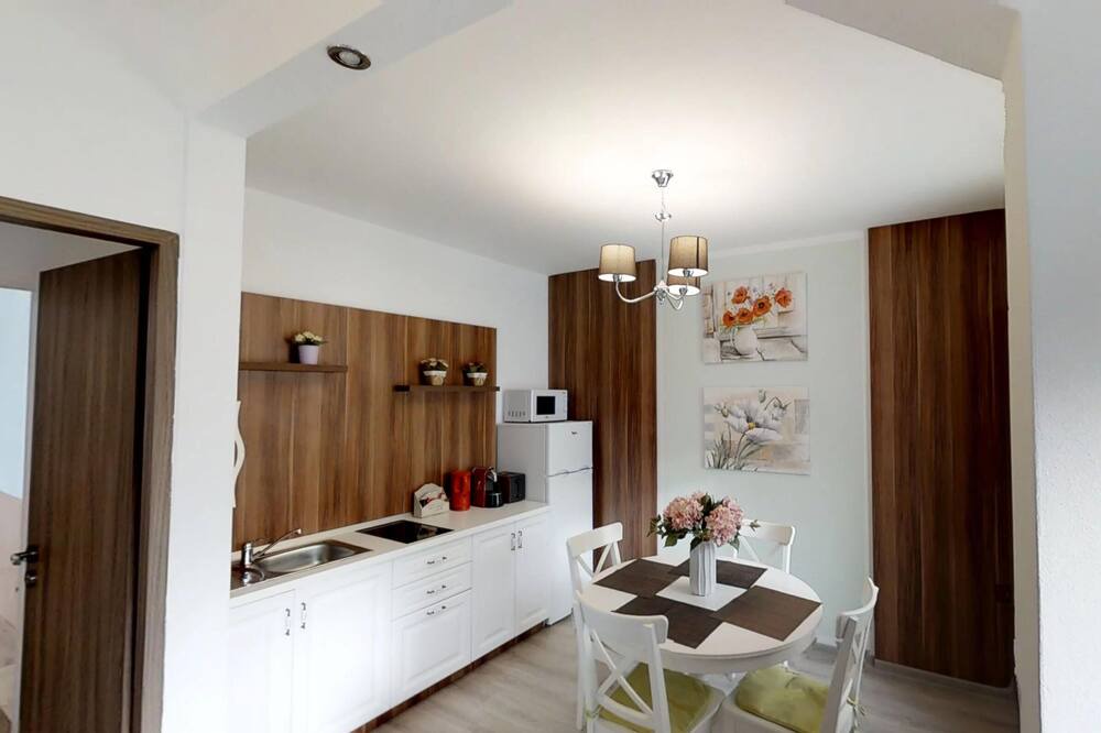 Photo of Kitchen in Center