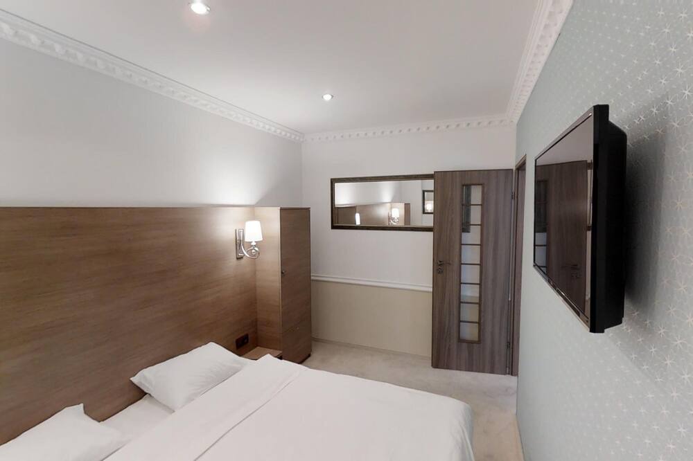 Photo of Bedroom in Center