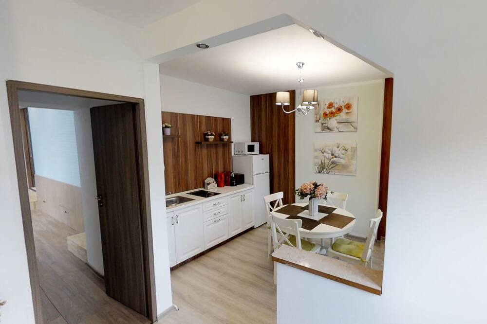 Photo of Kitchen in Center