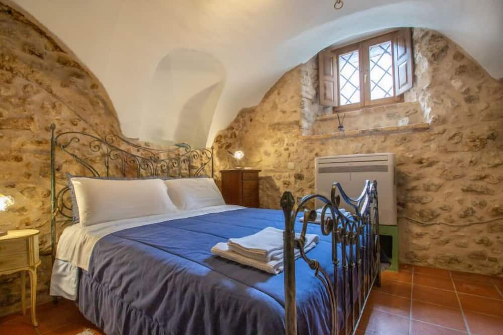 Photo of Bedroom in Castel del Monte