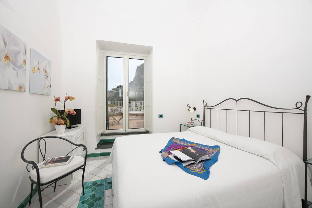 Photo of Bedroom in Castiglione