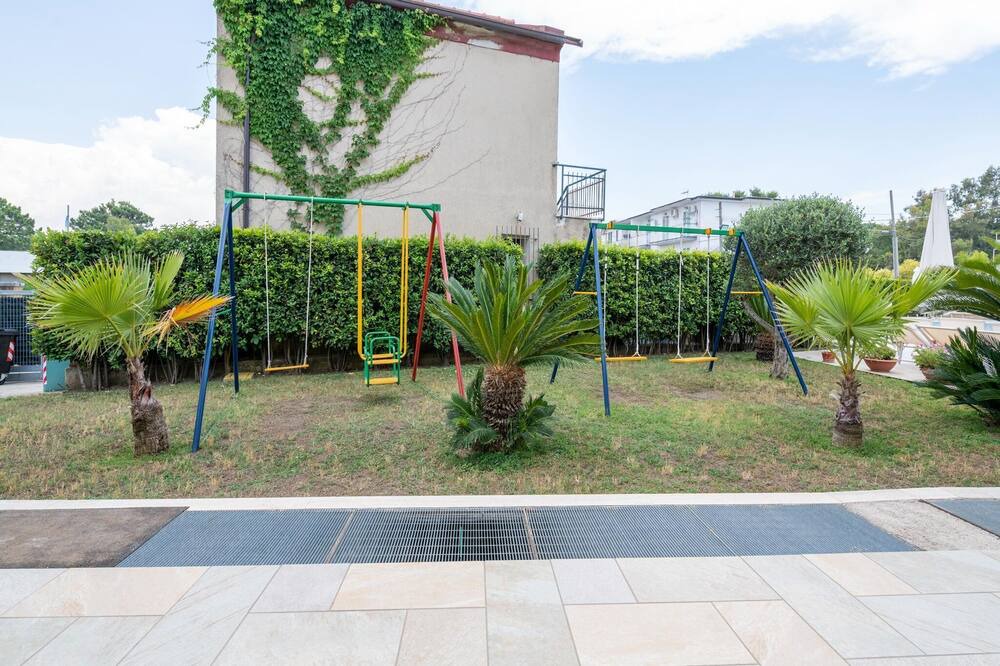 Photo of Outdoor in Laura