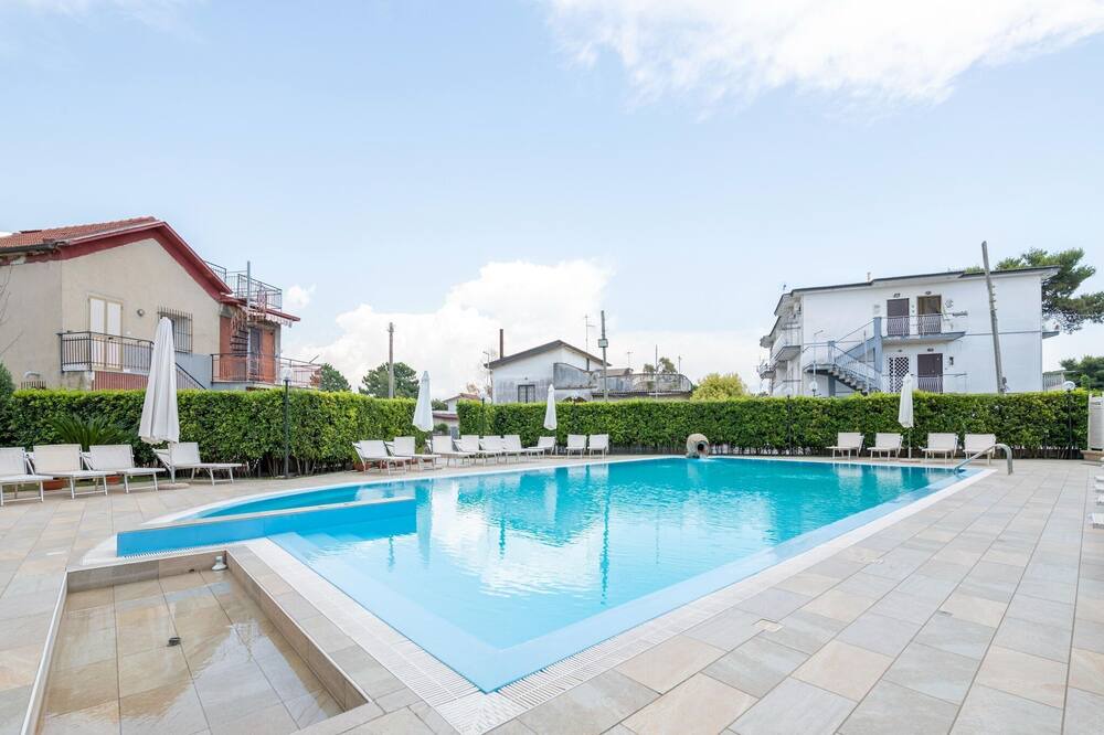 Photo of Outdoor in Laura