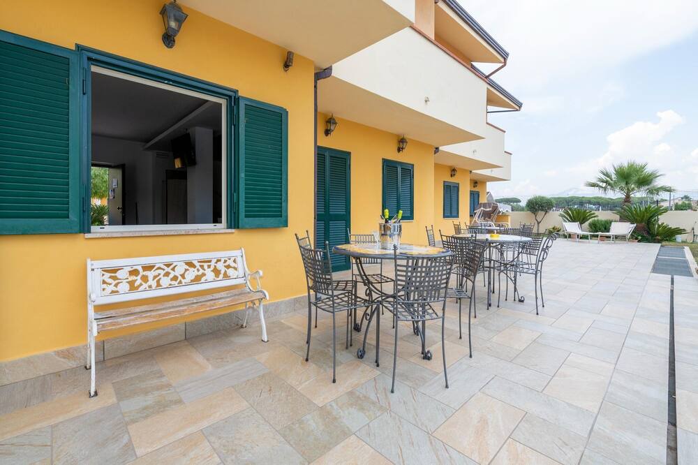 Photo of Patio Balcony in Laura