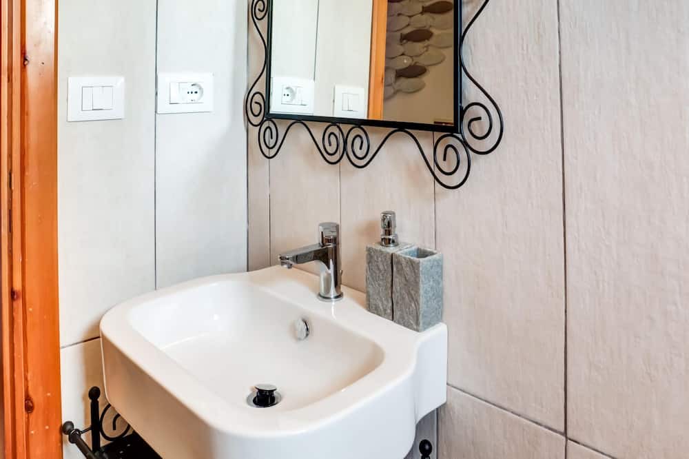 Photo of Bathroom in San Nicola Arcella