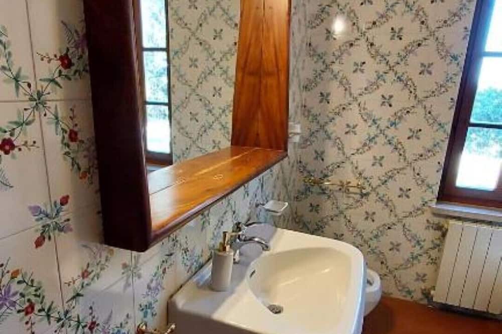 Photo of Bathroom in Pitigliano