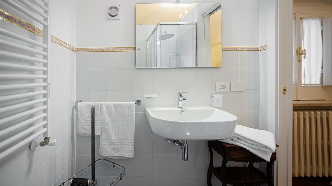 Photo of Bathroom in Venosa