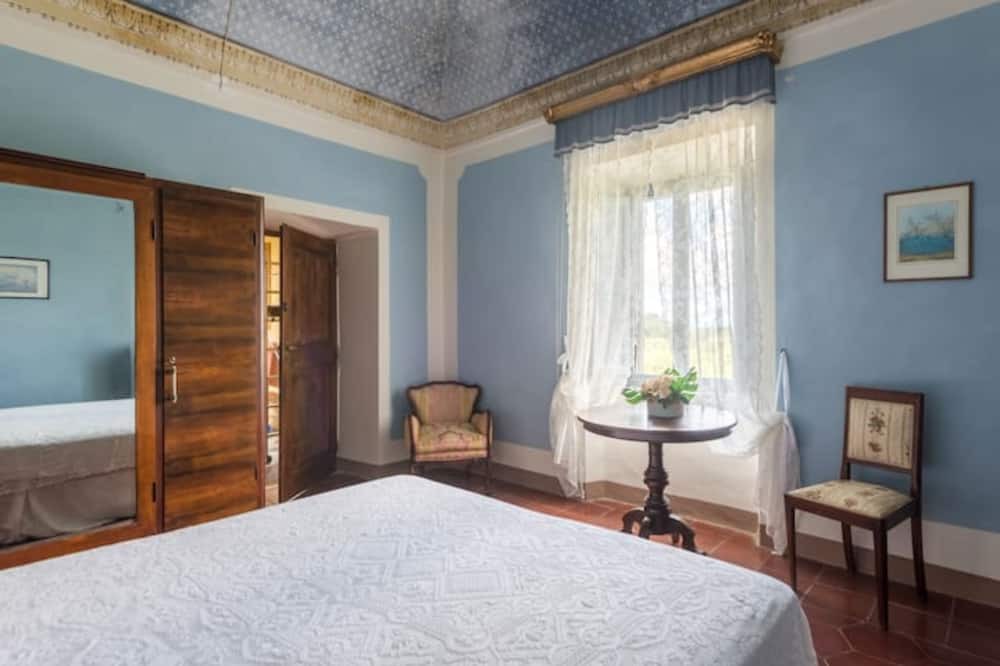 Photo of Bedroom in Farnese