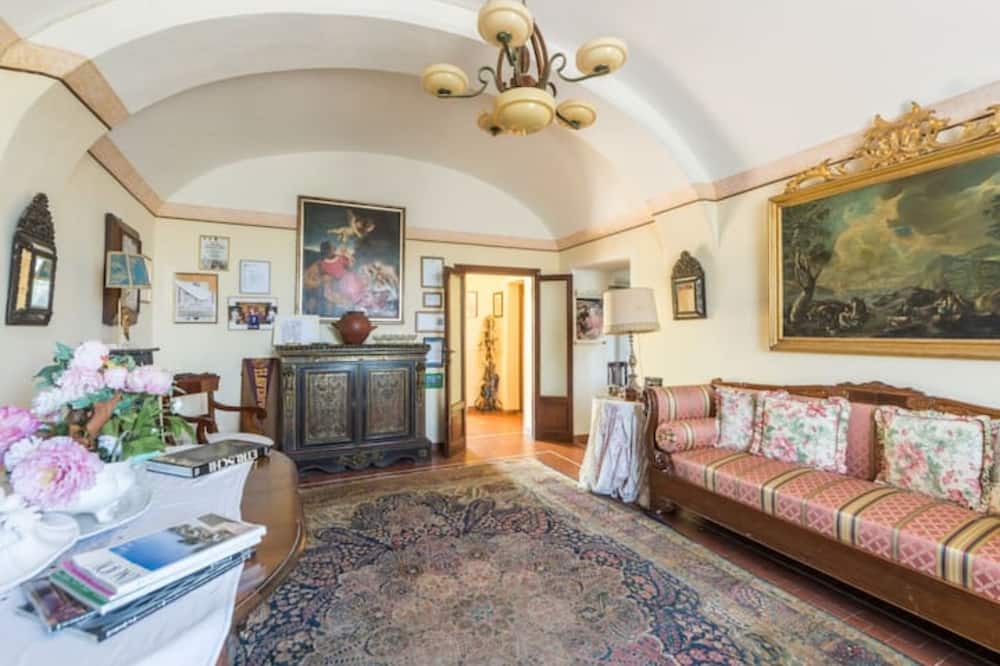 Photo of Others in Farnese