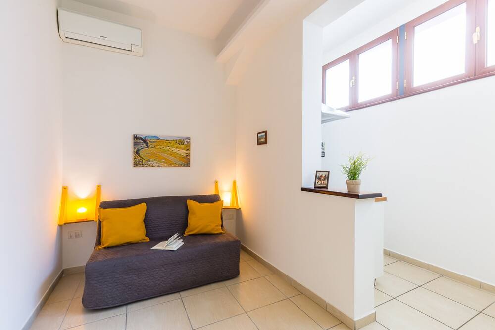 Photo of Livingroom in Pozzuoli