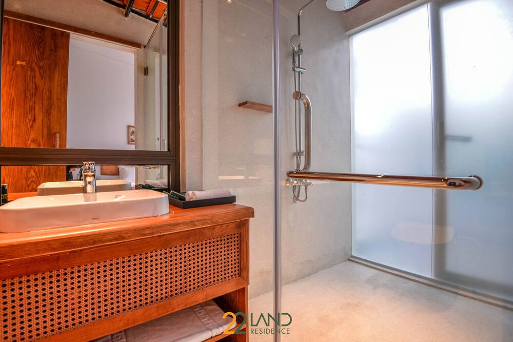 Photo of Bathroom in Dich Vong