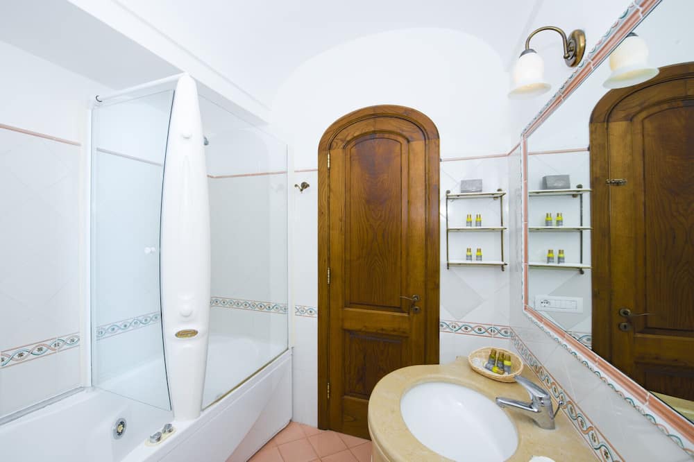 Photo of Bathroom in Nocelle